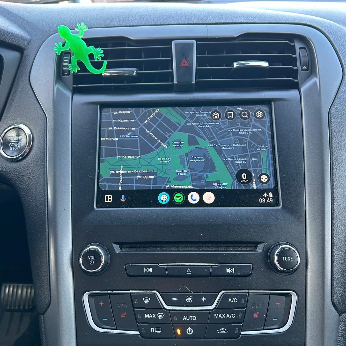 Bluetooth adapter for Android Auto and Apple CarPlay