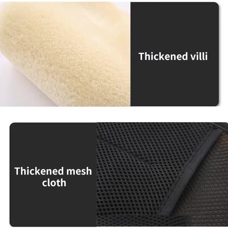 Soft wool gloves for washing and cleaning cars and motorcycles (exterior and interior).